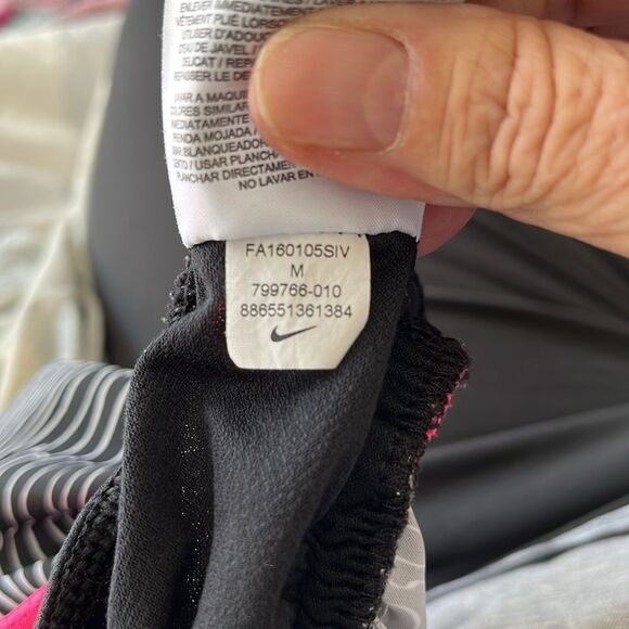 Nike Running Shorts Size M Gently Uses Black/pink - Picture 6 of 6